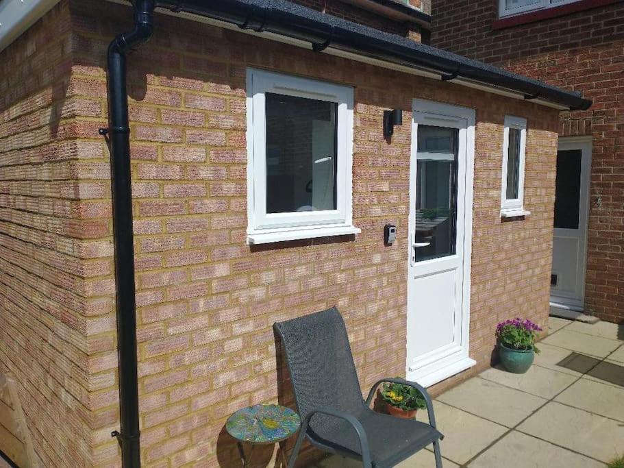 Cosy Garden Studio Room Minimum Two Night Booking Brighton Kültér fotó