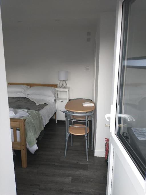 Cosy Garden Studio Room Minimum Two Night Booking Brighton Kültér fotó