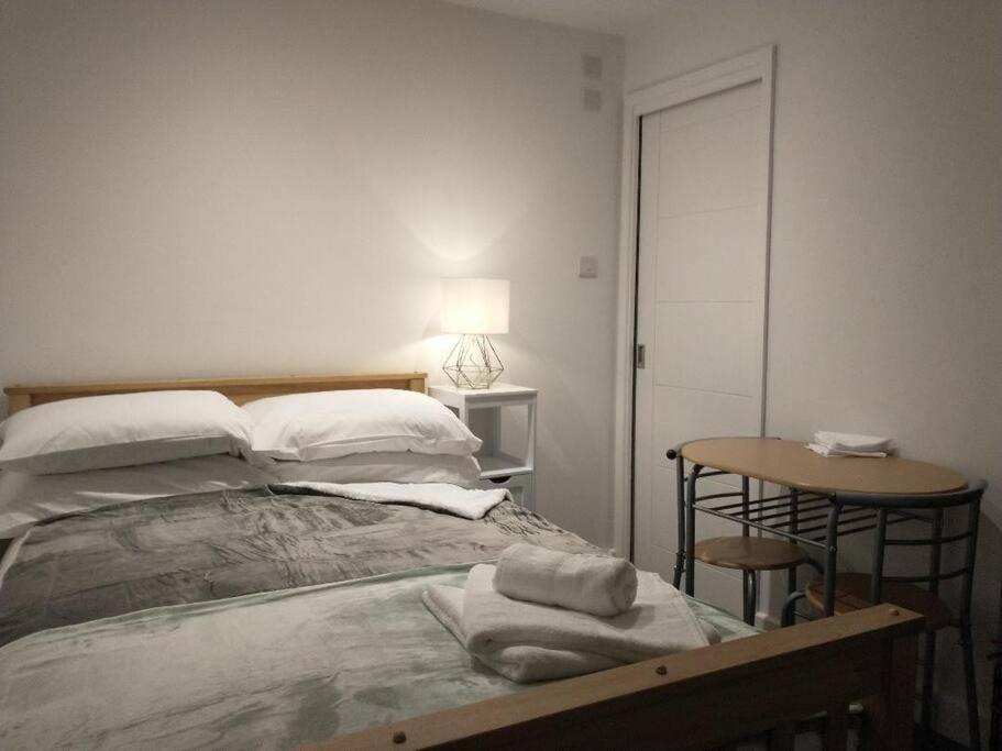 Cosy Garden Studio Room Minimum Two Night Booking Brighton Kültér fotó